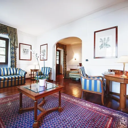 Relais Casali Della Cisterna Otel