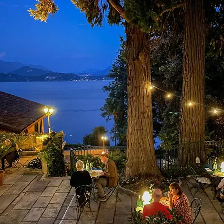 Relais Casali Della Cisterna Hotel 3*