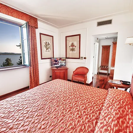 Relais Casali Della Cisterna Hotel