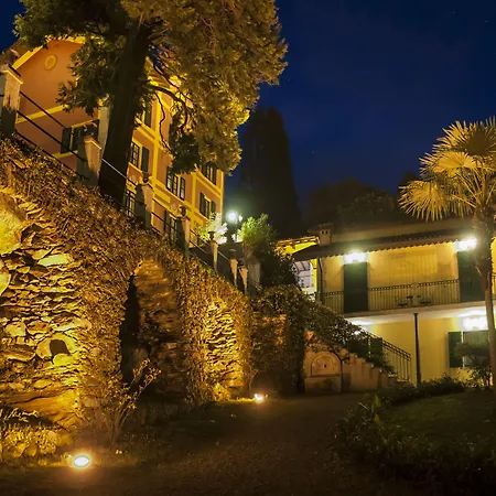 Relais Casali Della Cisterna Hotel 3*