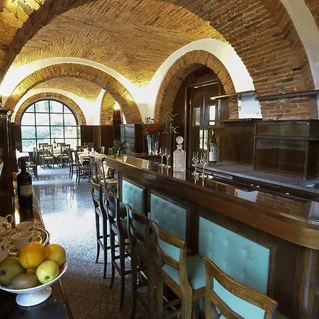 Relais Casali Della Cisterna Otel