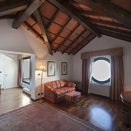 Otel Relais Casali Della Cisterna