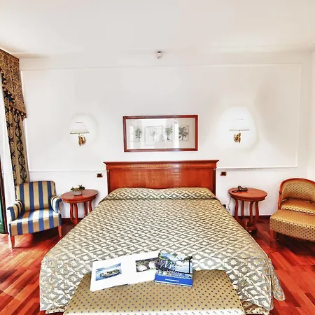 Relais Casali Della Cisterna Hotel