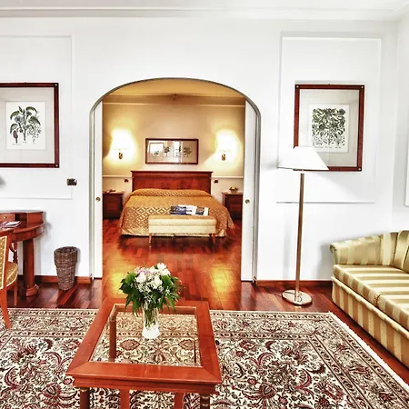 Otel Relais Casali Della Cisterna 3*