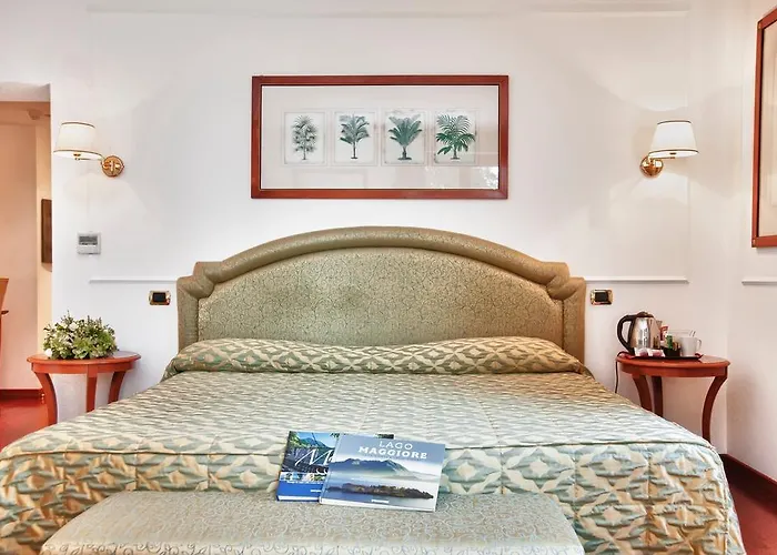 Отель Relais Casali Della Cisterna