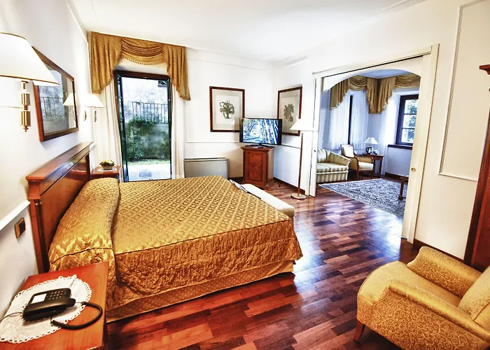 Отель Relais Casali Della Cisterna 3*