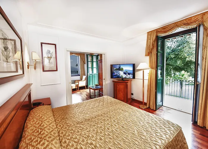 Relais Casali Della Cisterna 3*