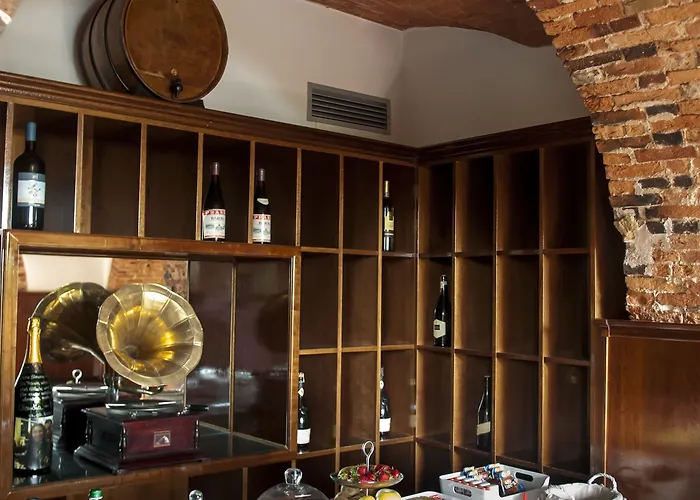 Отель Relais Casali Della Cisterna