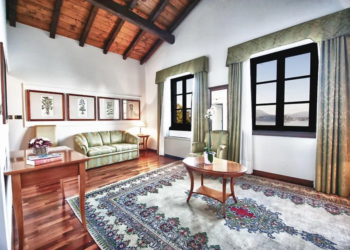 Relais Casali Della Cisterna Отель 3*