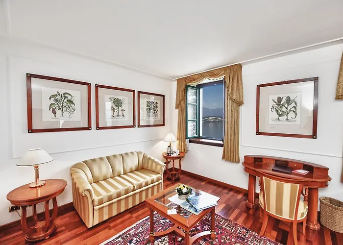 Relais Casali Della Cisterna Отель